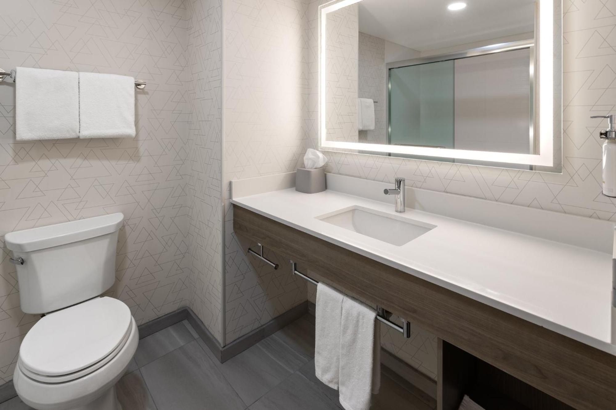 Holiday Inn Express Hotel & Suites Freeport By Ihg Dış mekan fotoğraf